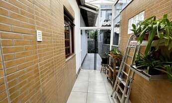 Imagem 3: Ótima casa no bairro Nova Esperança, semi mobiliada, com 4 dormitórios e amplo terreno