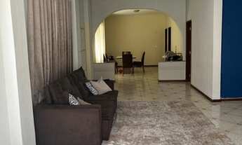 Imagem 2: Apartamento para venda com 230 metros quadrados com 4 quartos