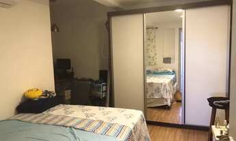 Imagem 3: Quarto e sala Casa com 1 dormitório