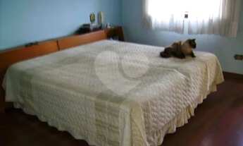 Imagem 7: SOBRADO LINDO A VENDA NA VILA NIVI -PRÓX. AV. GUAPIRA - 3 DORMS (1 SUÍTE), CHURRASQUEIRA E