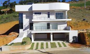 Imagem 2: Linda Casa Alto Padrão 348m² 4Qts com Suíte No Centro de Domingos Martins Fino Acabamento