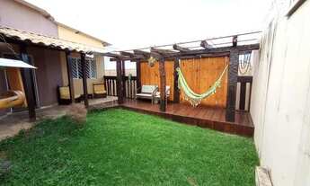 Imagem 2: Casa de ótimo padrão com excelente localização, jardim e quintal em Igarapé!!