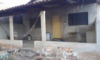 Imagem 6: Casa térrea à venda possui 360 metros quadrados com 2 quartos