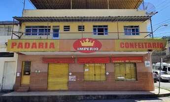 Imagem: Prédio com loja comercial, casa (apartamento)