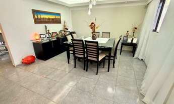 Imagem 5: Casa para aluguel possui 290 metros quadrados com 4 quartos