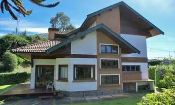 Imagem: Casa em meio a natureza próxima ao centro