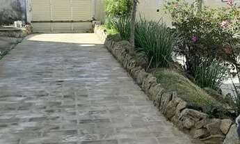 Imagem: VENDO OU TROCO P/ BH 2 LOTES C/CONSTRUÇÃO