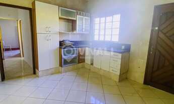 Imagem: Casa de rua - / Residencial / Parque da