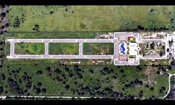 Imagem 2: Terreno num condomínio Resort localizado na Rio Santos, Rua ao lado do Shopping Pátio Mix