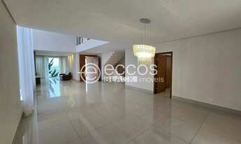 Imagem 2: Casa em condomínio para aluguel, 4 quartos, 2 suítes, 4 vagas, Alphaville Lagoa dos Ingles