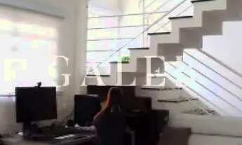 Imagem 2: Imperdível casa à venda em Atibaia-SP, bairro Jardim Maristela, 3 suítes, 2 salas, 4 banhe