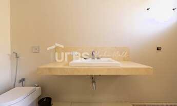 Imagem 7: Casa de condomínio sobrado para venda possui 1006 metros quadrados com 5 quartos