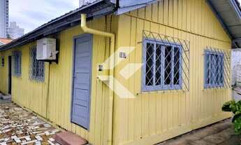 Imagem: Casa de alvenaria e madeira 3 dormitórios
