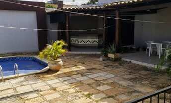 Imagem 3: Sobrado para aluguel possui 585 metros quadrados com 4 quartos em Jardim Planalto - Goiâni