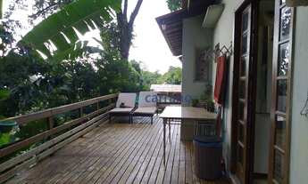 Imagem 6: Casa de alvenaria com amplo terreno com nascente de água