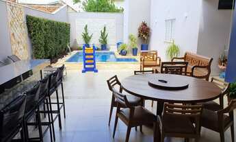 Imagem 2: Térrea para venda com 360 metros quadrados com 3 quartos em Santa Mônica - Uberlândia - MG