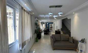 Imagem 4: Casa para venda possui 160 metros quadrados com 3 quartos em Embaré - Santos - São Paulo