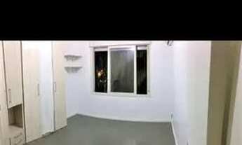 Imagem 6: Apartamento 2 dormitórios com churrasqueira, cozinha e banheiro com armários