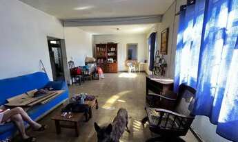 Imagem 6: Casa espaçosa + garagem de 34 metros quadrados (pode ser transformada em comércio, escritó