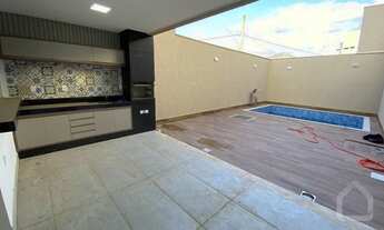 Imagem 6: Casa nova de luxo com 03 suítes ( sendo a principal com closet, hidromassagem, e varanda