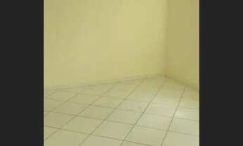 Imagem 3: Alugo Excelente Casa 3/4 c suíte; 1° Andar; Com vaga de garagem; Próximo a Faculdade Fan