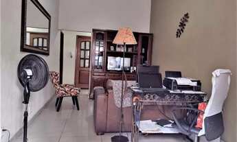 Imagem 3: Localização Incontestável! Casa Linear, junto a comércio e condução, possibilid