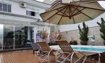 Imagem 2: Casa com 3 suítes na Pedra Branca - Palhoça - SC