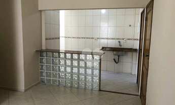Imagem 2: Apartamento com sala, 2 quartos, 2 banheiros, cozinha americana, dependência completa, à v