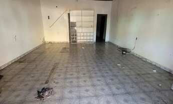 Imagem: Ponto comercial com casa na av Sol poente