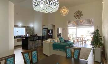 Imagem 4: Casa no Condomínio Shambala 2 - Suíte com Closet Master