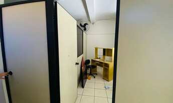 Imagem 2: Sala comercial Quarto com aluguel por R$1.000 /mês
