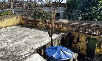 Imagem 4: Casa espaçosa + garagem de 34 metros quadrados (pode ser transformada em comércio, escritó