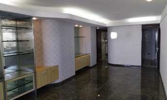 Imagem 2: Apartamento no Manaíra tendo 206m² com condomínio incluso