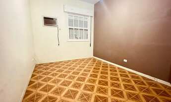 Imagem 7: Sobrado para aluguel possui 147 m2, com 4 quartos em Ponta da Praia - Santos - São Paulo