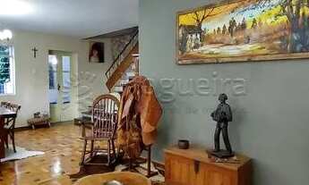 Imagem 3: Casa para venda possui 331 metros quadrados com 4 quartos em Aflitos - Recife - PE