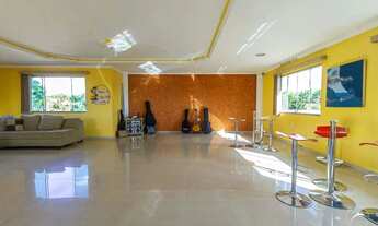 Imagem 4: Casa de Luxo com 4 Suítes, Área de Lazer Completa à Venda em Localização Privilegiada em T