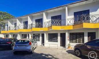 Imagem: Apartamento com suíte e sacada na Armação