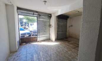 Imagem 5: Loja na Av. Dom Manuel. Entre Heráclito Graça e Barbára de Alencar. Lado da Sombra