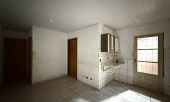 Imagem 4: CASA + SALA COMERCIAL À VENDA NO CONJ. HABITACIONAL SUMATRA I EM APUCARANA