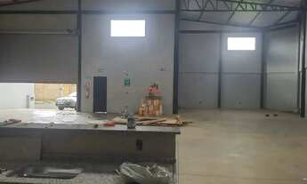 Imagem 2: Galpão Comercial com Pé-Direito Alto 274m² Próximo à Av. Ramid Mauad