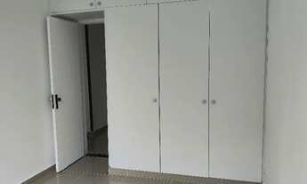 Imagem 2: Alugo apartamento reformado 2 quartos mais uma dependência