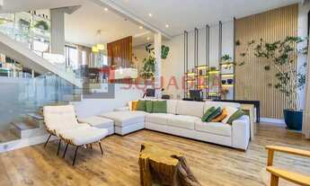 Imagem 2: Sobrado Mobiliado em Condomínio com 3 suítes no Boa Vista, Curitiba/PR