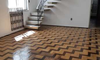 Imagem: Alugamos uma casa com 2 pavimentos, 4 quartos