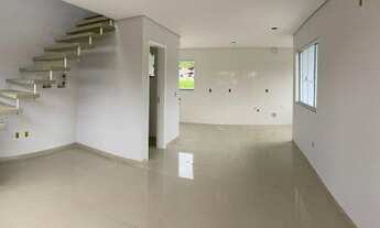 Imagem 3: Sobrado para Venda em Palhoça, BELA VISTA, 2 dormitórios, 2 suítes, 3 banheiros, 2 vagas