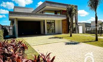 Imagem 6: Casa de condomínio para venda tem 254 metros quadrados com 4 quartos