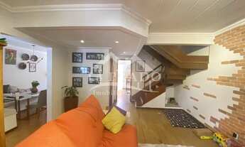 Imagem 1: Casa triplex, estilo chalé, 3 quartos sendo uma suíte no São Sebastião