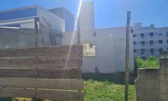 Imagem 3: Terreno com casa semipronta