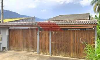 Imagem: Casa com 250m de terreno e é próximo à