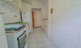 Imagem 6: Apartamento 1/4 com Varanda a uma quadra da praia na Barra por R$ 400.000