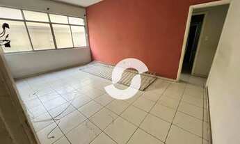 Imagem: More a meio quarteirão da Praia de Icaraí